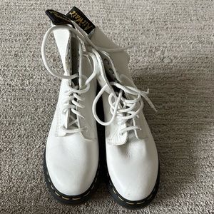 Dr. Marten 1460 WOMEN'S PASCAL VIRGINIA LEATHER BOOTS